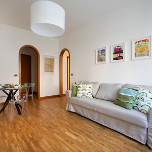 184 Apartment - Urban Convenience Near The Station